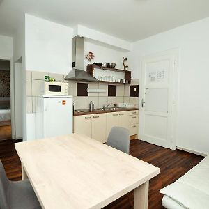 Viva Rooms